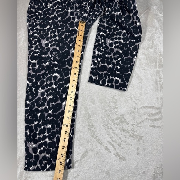 Old Navy Mid Rise Harper Cropped Leopard Animal Print Cotton Blend Pants 4 Reg - Picture 7 of 16